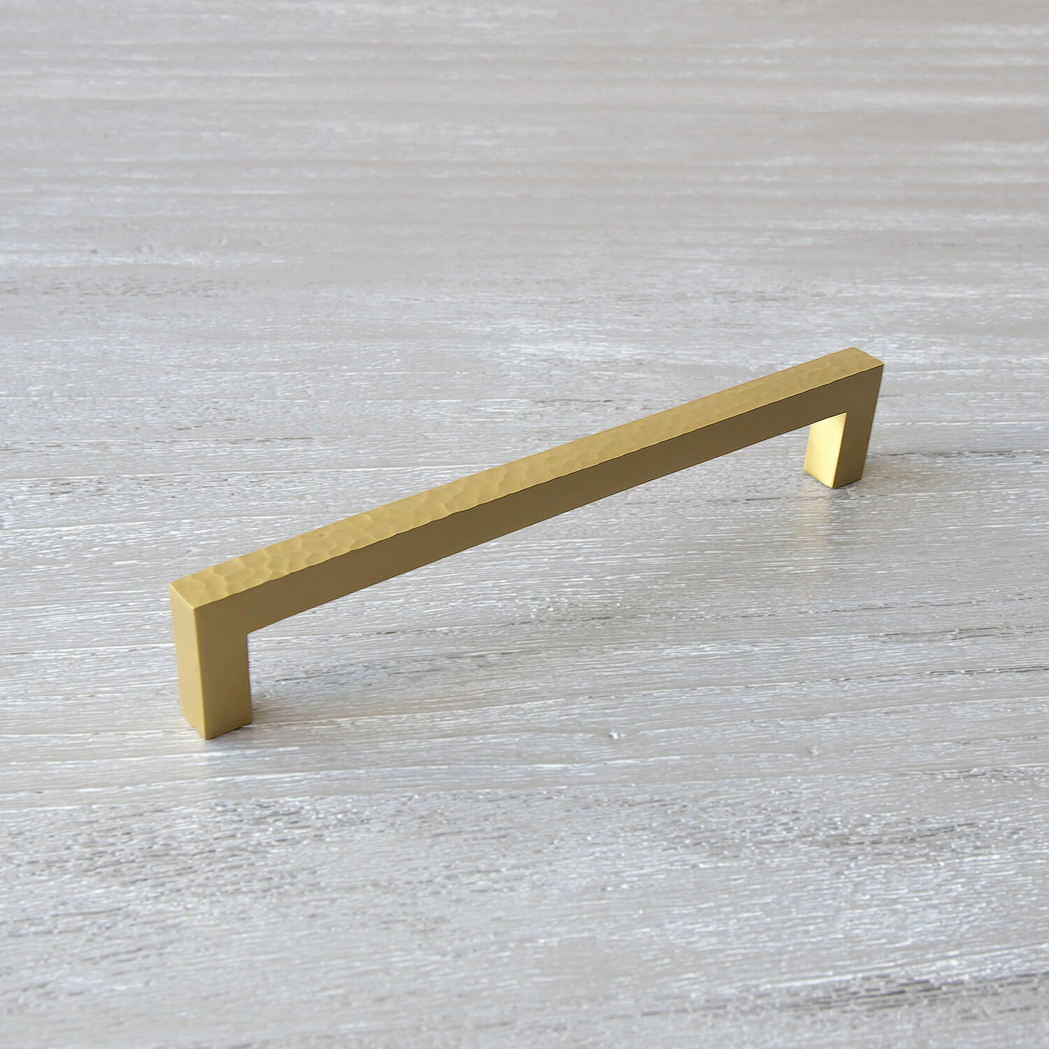 槌目加工を施したオシャレな家具ハンドル - ハンマーハンドル(L