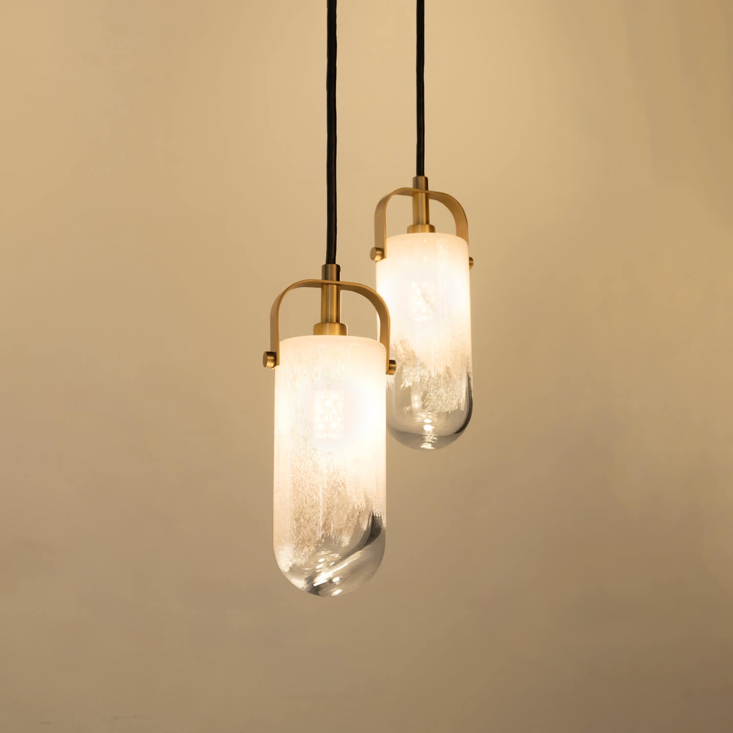 TOWARDS パルラペンダントライト レトロな陶器シェードと真鍮ソケット照明 - パルラペンダントライト