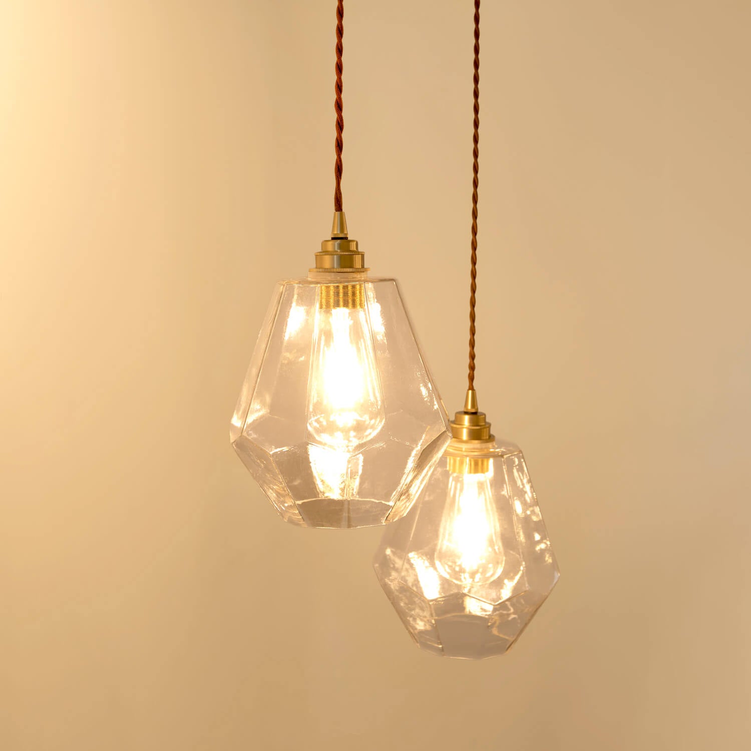 アンティーク風の多面体ガラスシェード - ヘキサムペンダントライト