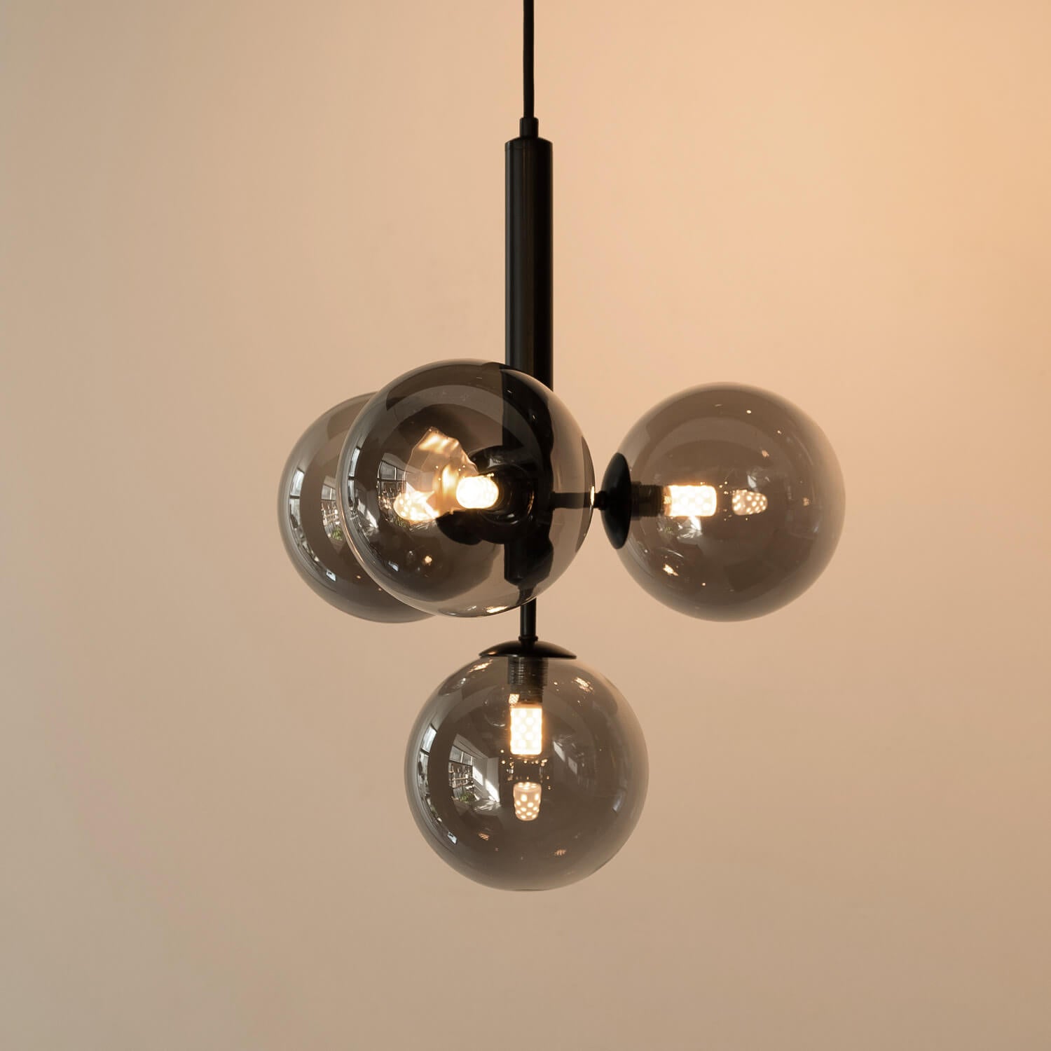 【¥2,000-値下げ】ペンダントライト Ps-29 4方向に配置されたスモークガラスが特徴のペンダントライト