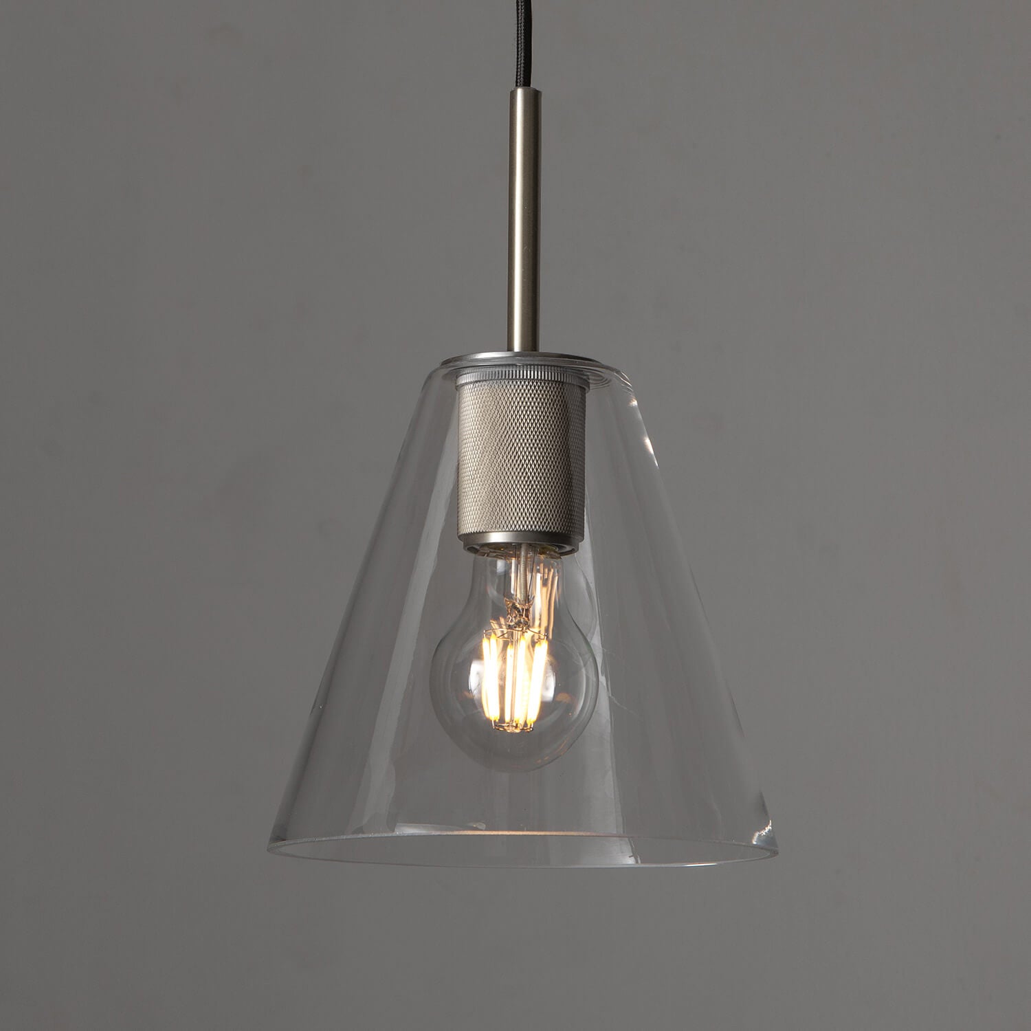 真鍮メッシュパーツがエレガントな印象 - グランツペンダントライト(U