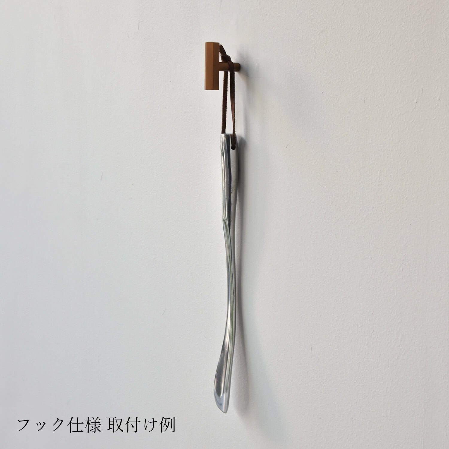 硬質樹脂と真鍮を組み合わせた家具ハンドル - ルソールハンドル(S